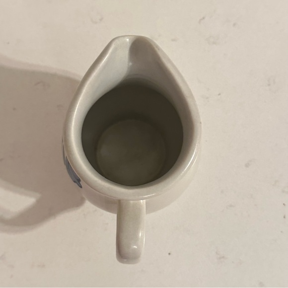 Pfaltzgraff Yorktowne Creamer Pitcher - Picture 5 of 8